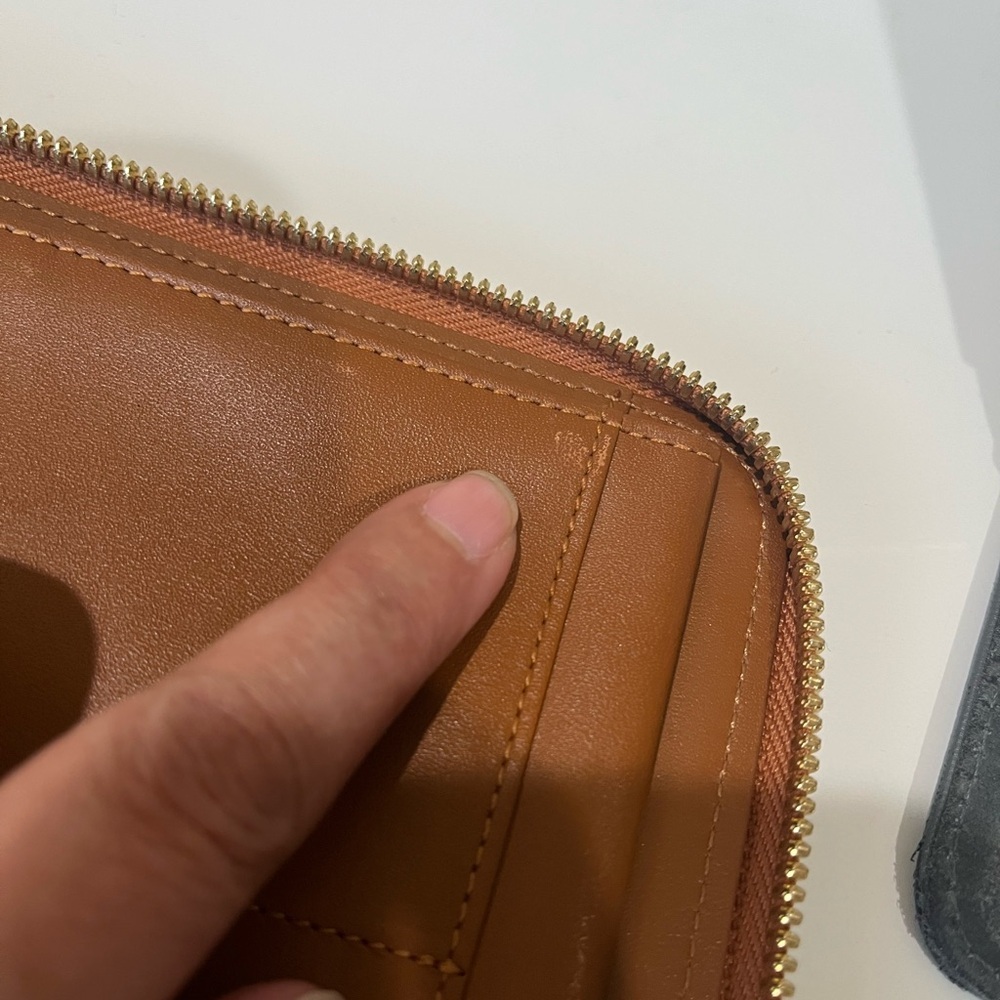 MCM COGNAC ORGANIZER - Picture 8 of 13